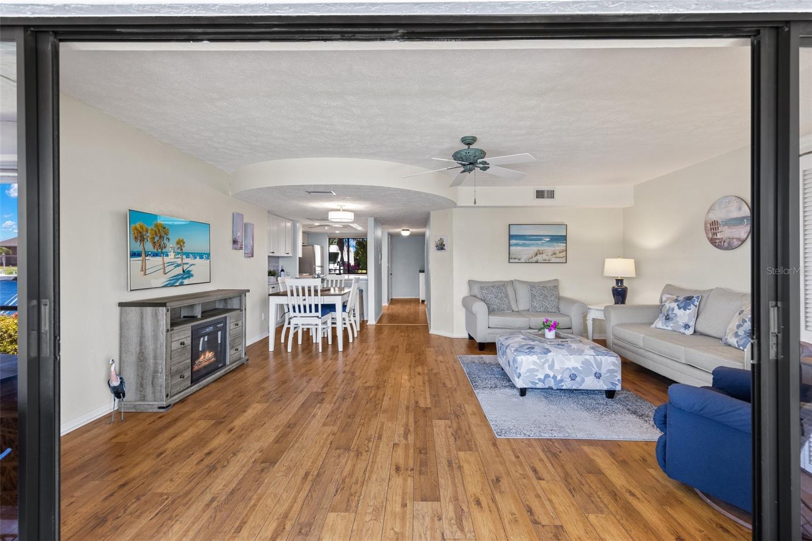 Image 6 of 39 For 3736 12th Avenue 101