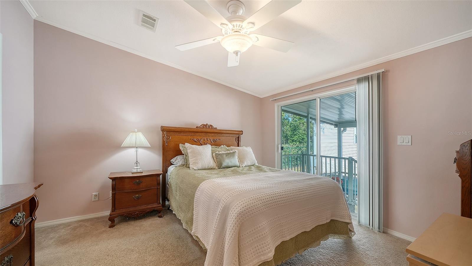 Image 11 of 42 For 112 Oakwood Boulevard