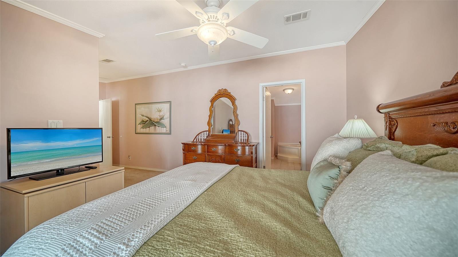 Image 13 of 42 For 112 Oakwood Boulevard