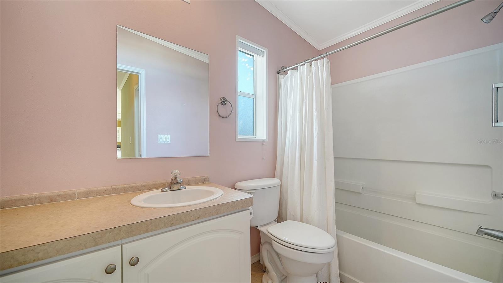 Image 18 of 42 For 112 Oakwood Boulevard