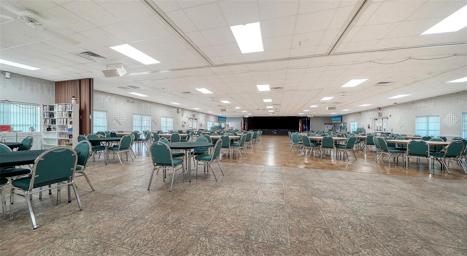 Image 26 of 42 For 112 Oakwood Boulevard