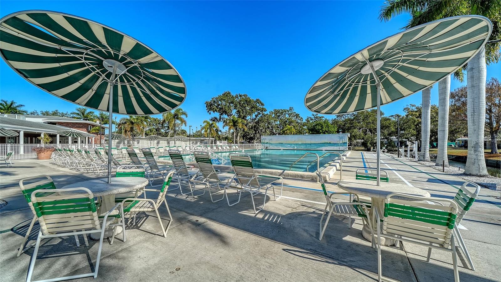 Image 34 of 42 For 112 Oakwood Boulevard