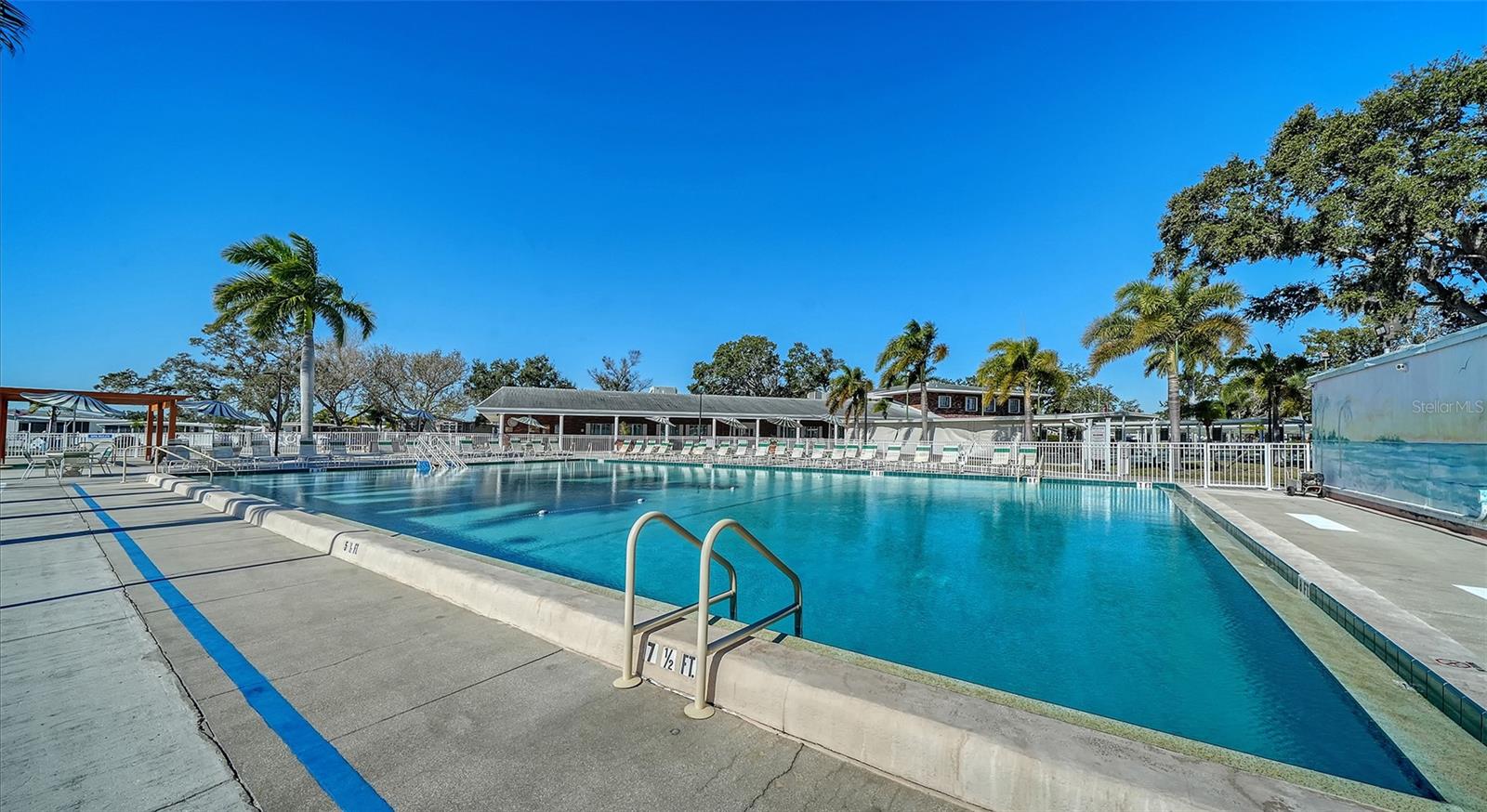 Image 35 of 42 For 112 Oakwood Boulevard