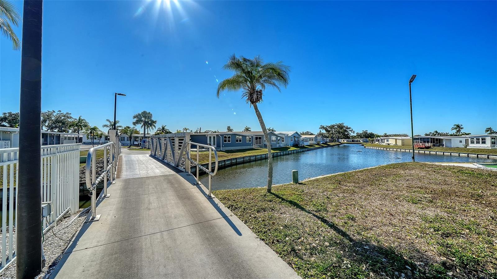 Image 36 of 42 For 112 Oakwood Boulevard