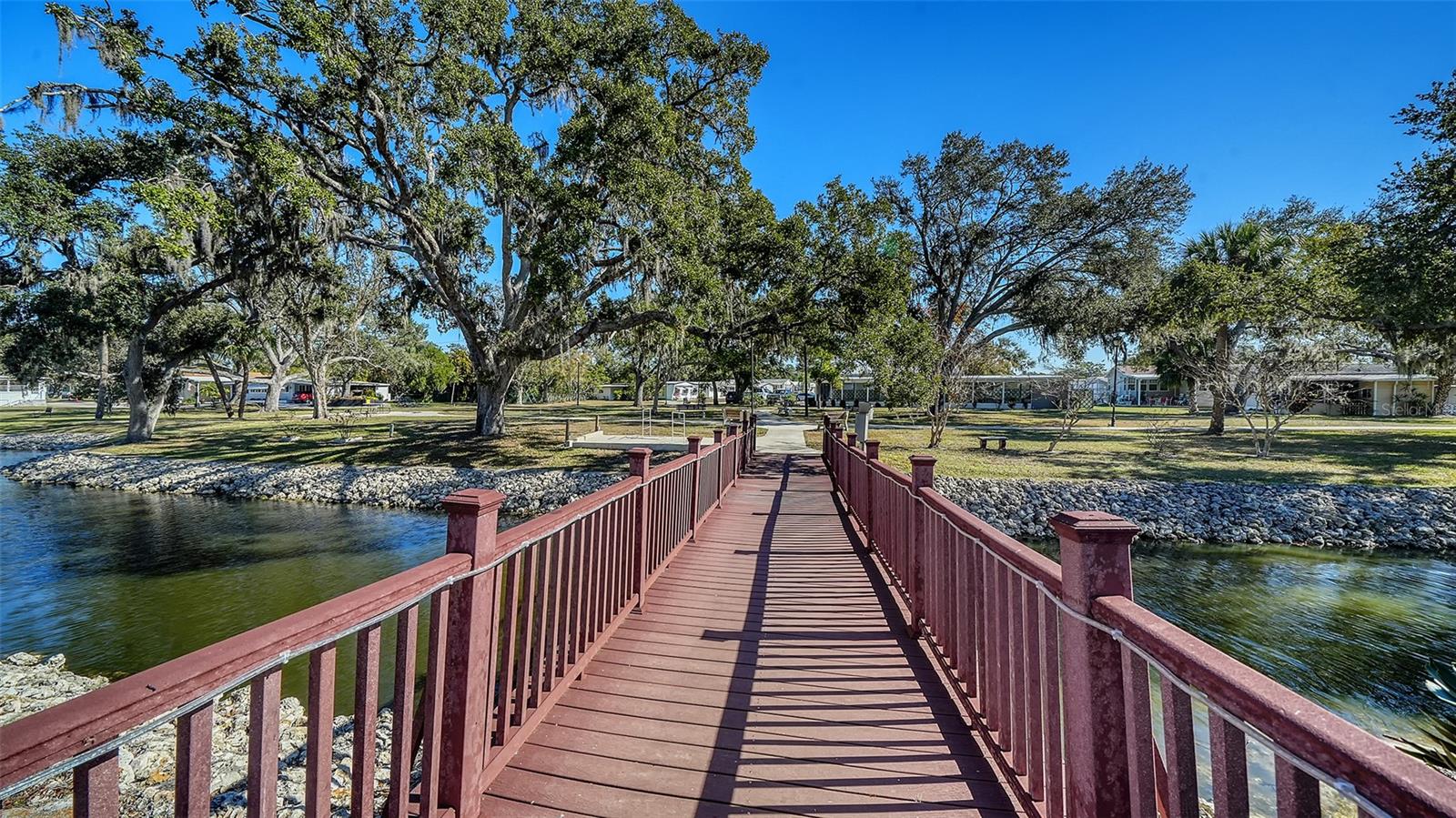 Image 39 of 42 For 112 Oakwood Boulevard