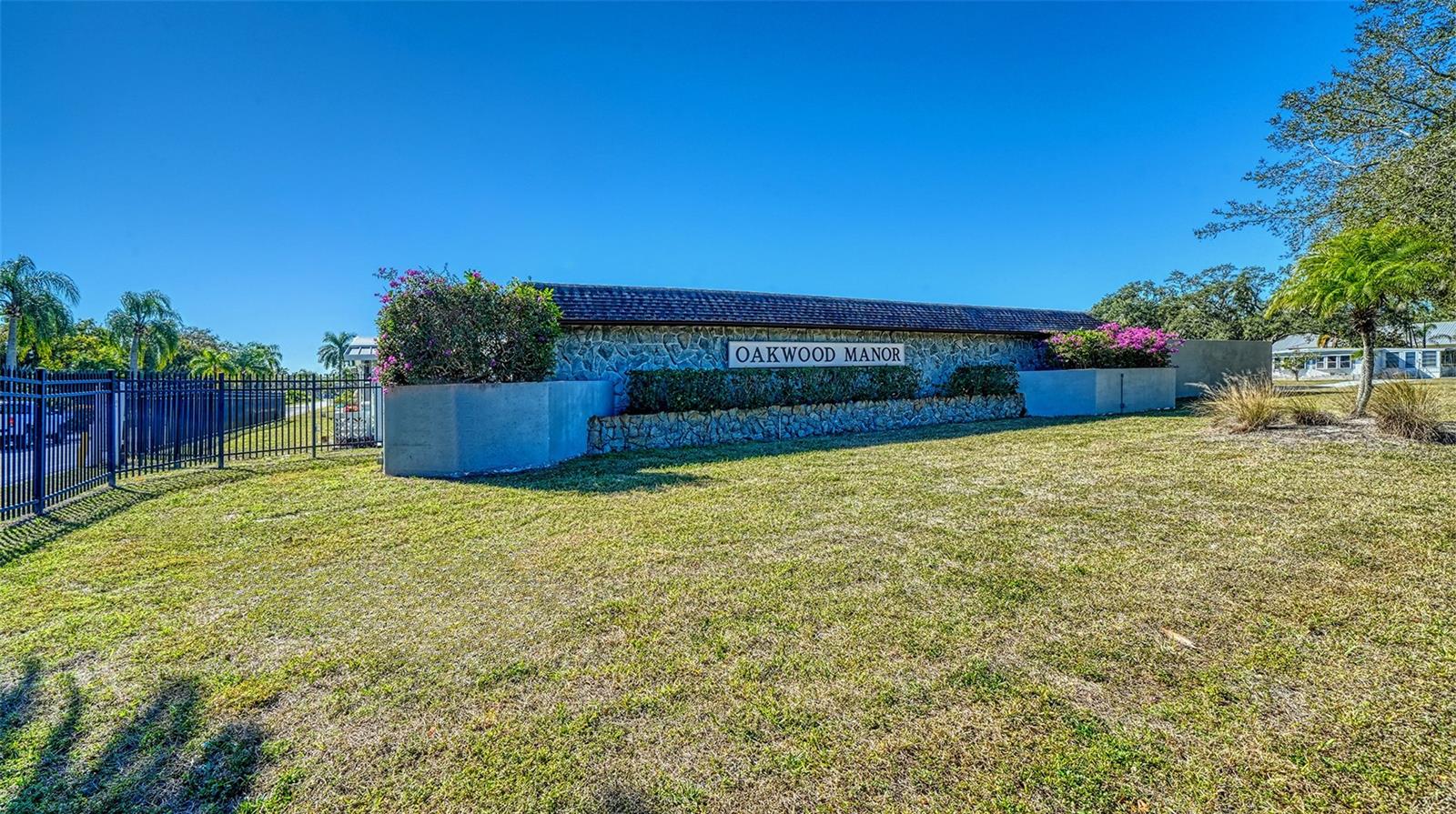 Image 42 of 42 For 112 Oakwood Boulevard