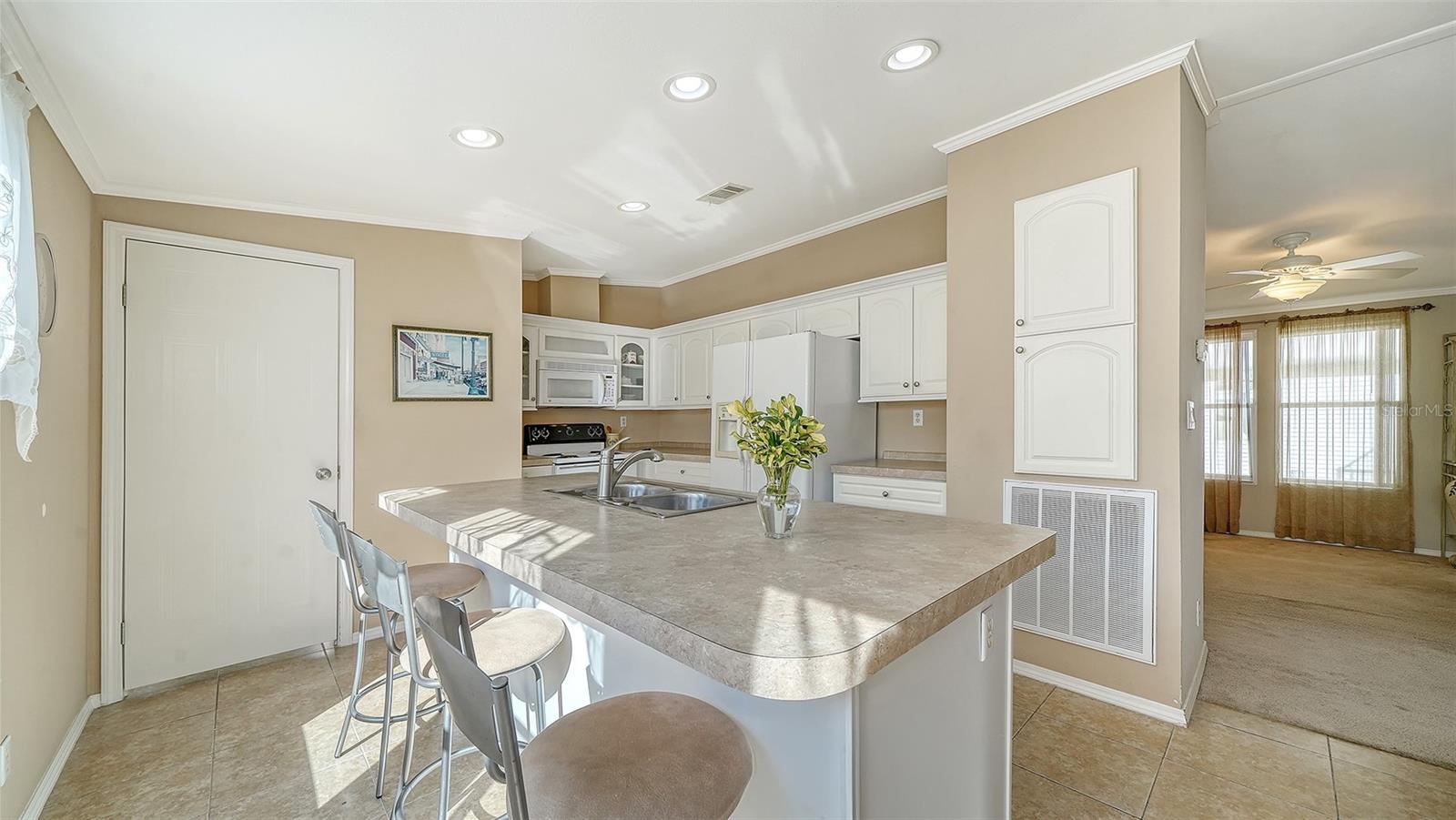 Image 6 of 42 For 112 Oakwood Boulevard