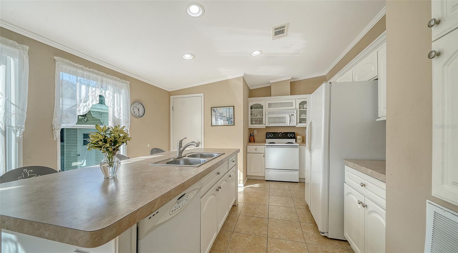 Image 7 of 42 For 112 Oakwood Boulevard