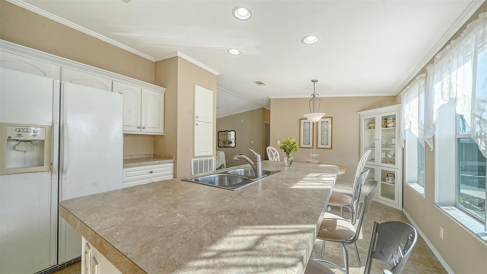 Image 8 of 42 For 112 Oakwood Boulevard