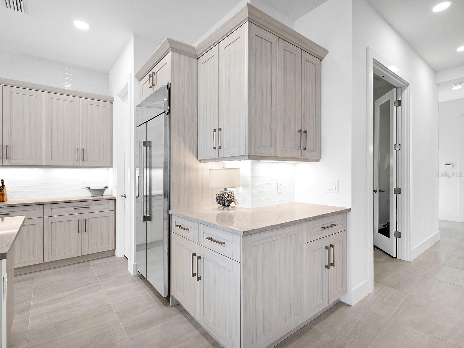 Image 21 of 83 For 8043 Waterbend Trail