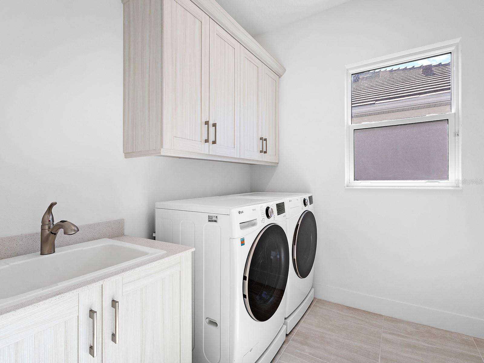 Image 38 of 83 For 8043 Waterbend Trail