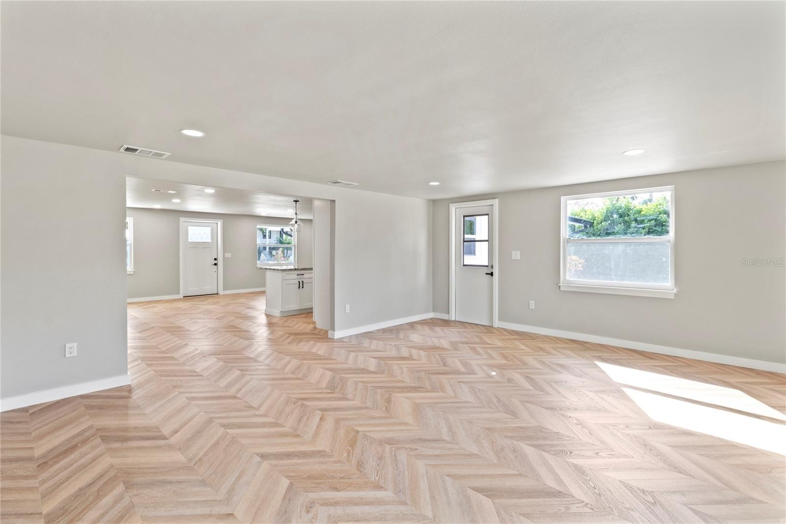 Image 21 of 33 For 510 69th Street