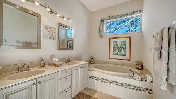 Image 25 of 59 For 9559 Forest Hills Circle