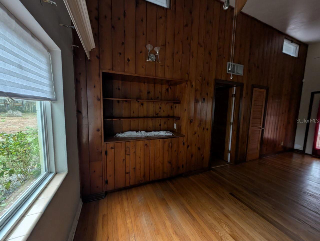 Image 5 of 25 For 2304 Vine Street