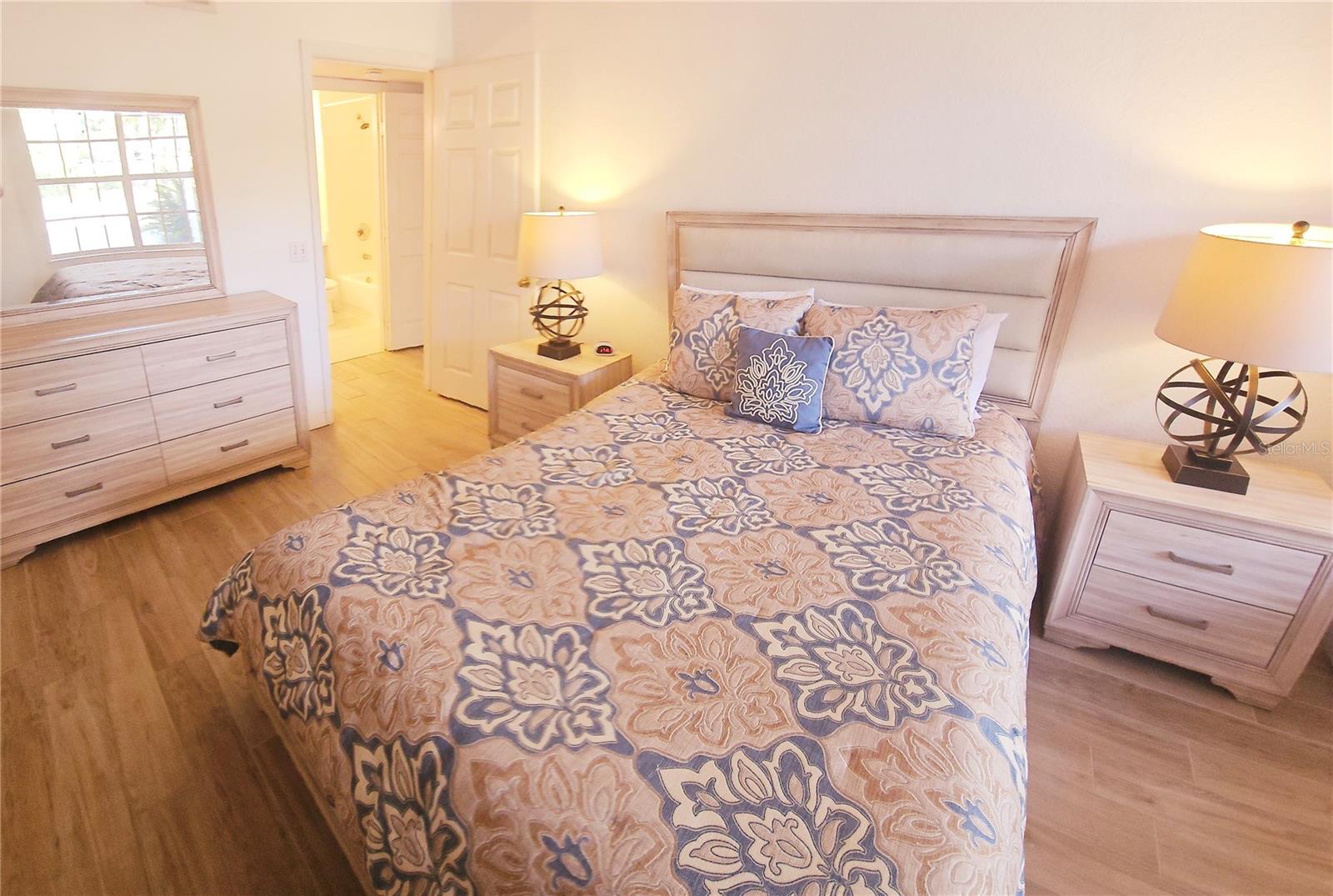 Image 14 of 39 For 850 Tamiami Trail 704