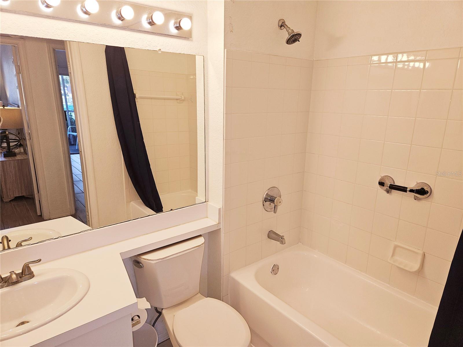 Image 16 of 39 For 850 Tamiami Trail 704