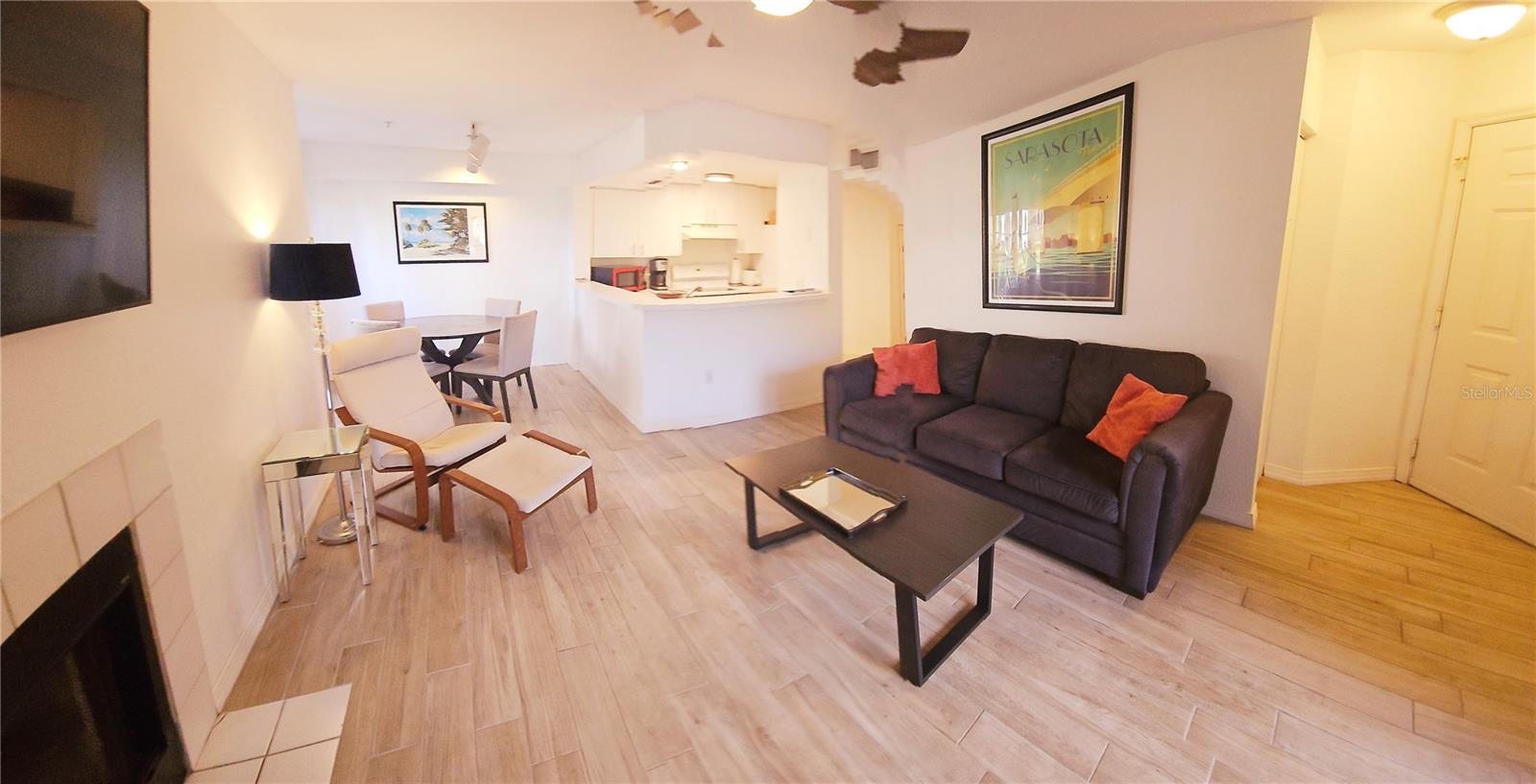 Image 3 of 39 For 850 Tamiami Trail 704