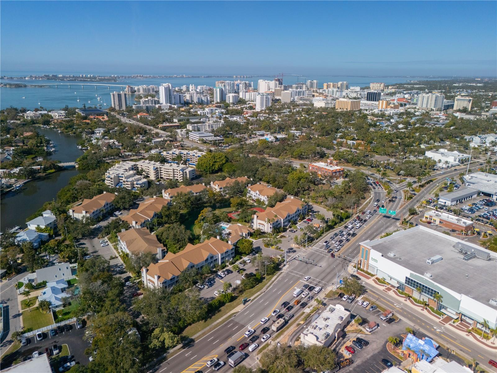 Image 32 of 39 For 850 Tamiami Trail 704