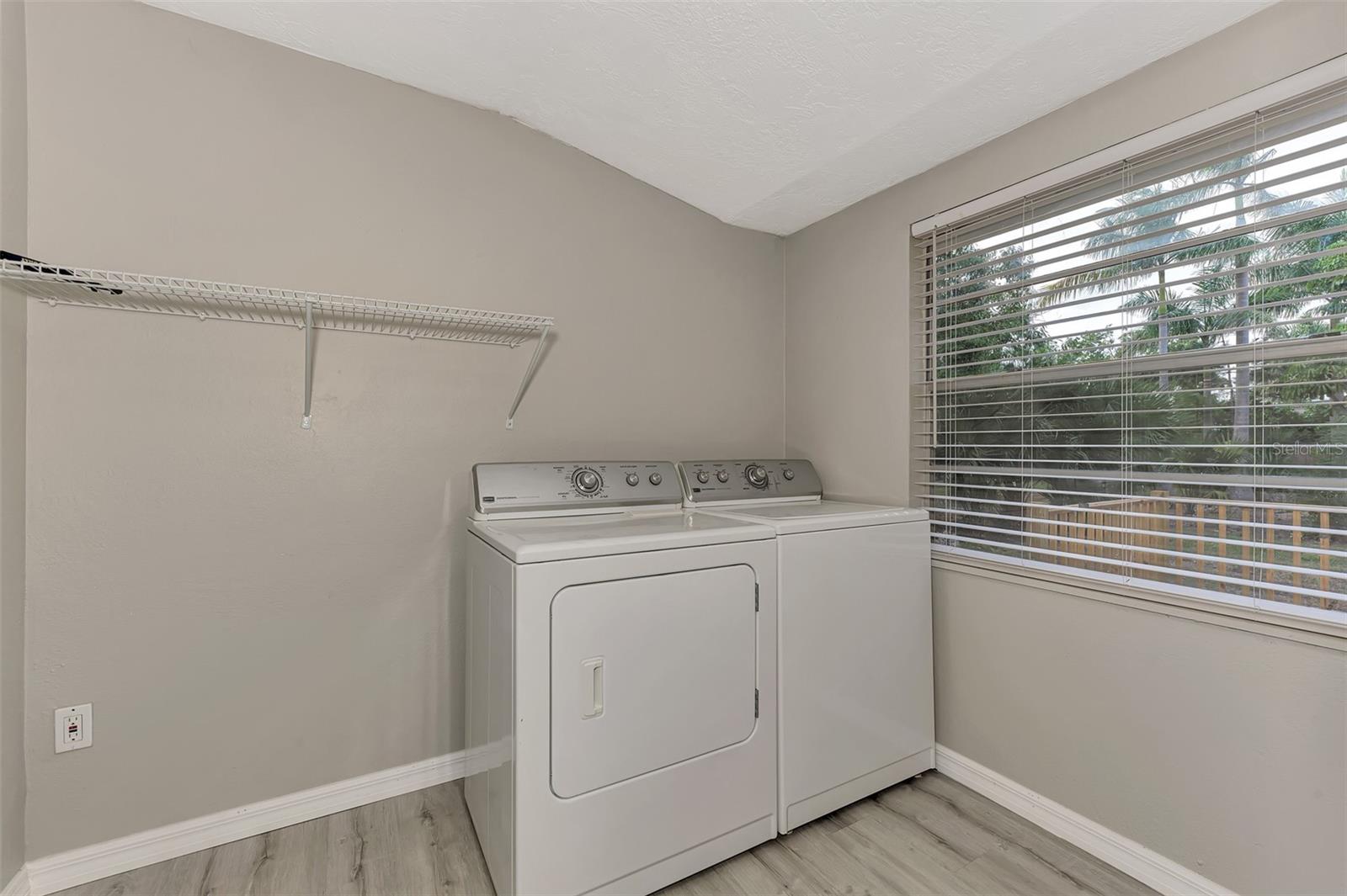 Image 23 of 35 For 1891 Prospect Street