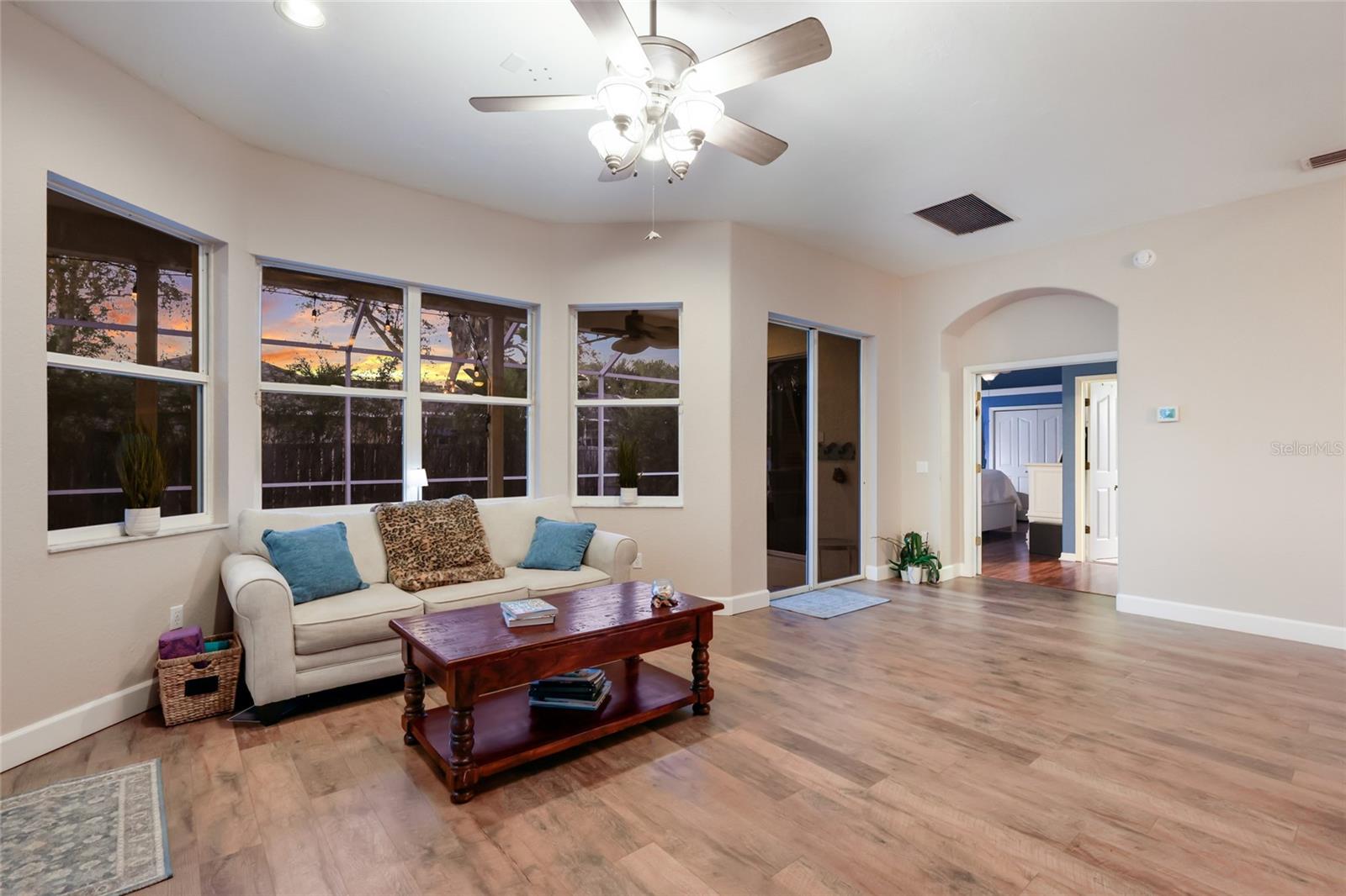 Image 14 of 63 For 4603 4th Avenue E