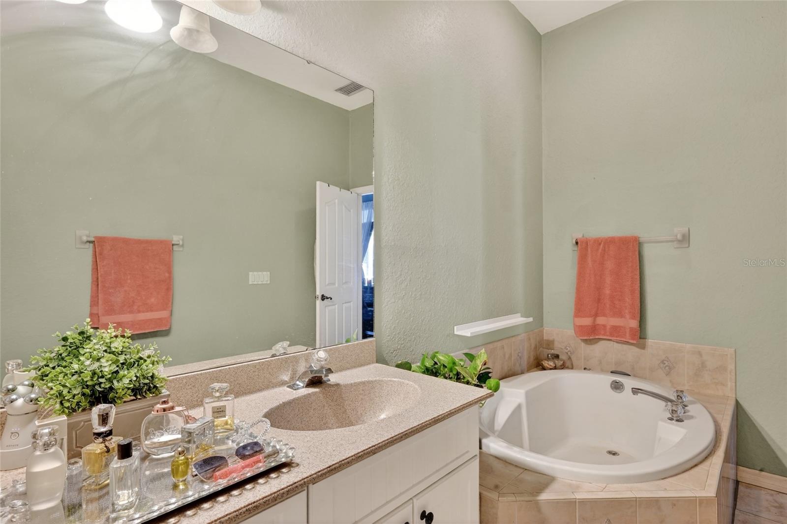 Image 44 of 63 For 4603 4th Avenue E