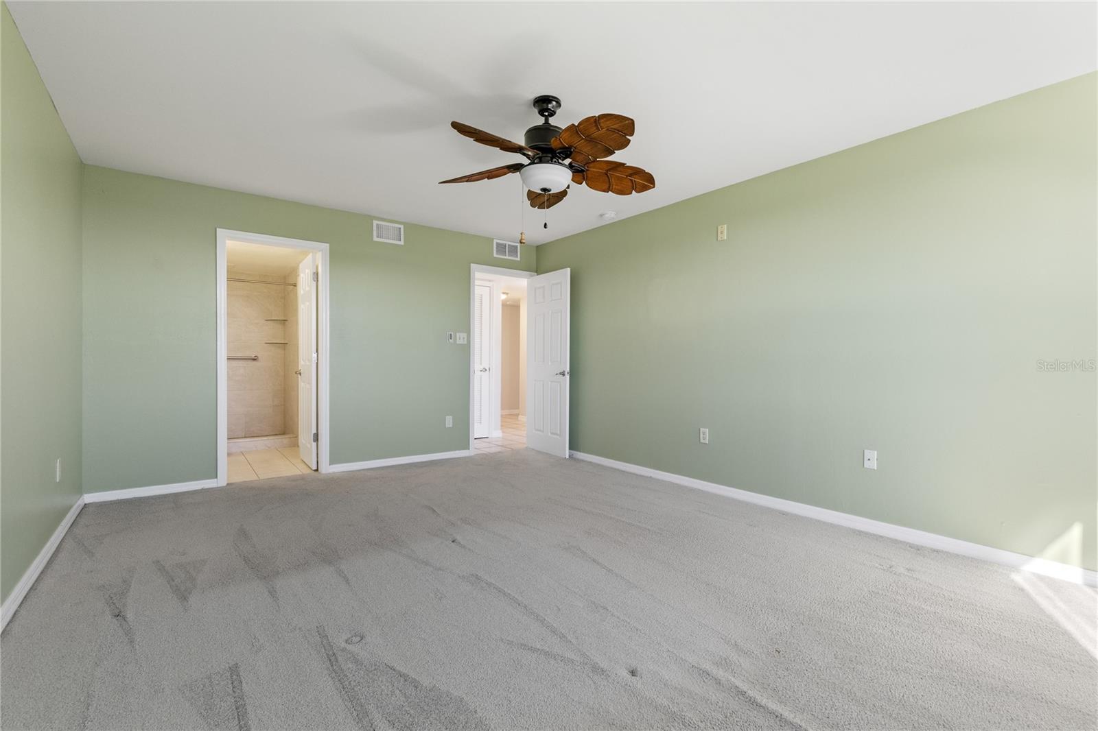 Image 27 of 50 For 4803 Sunset Court 304