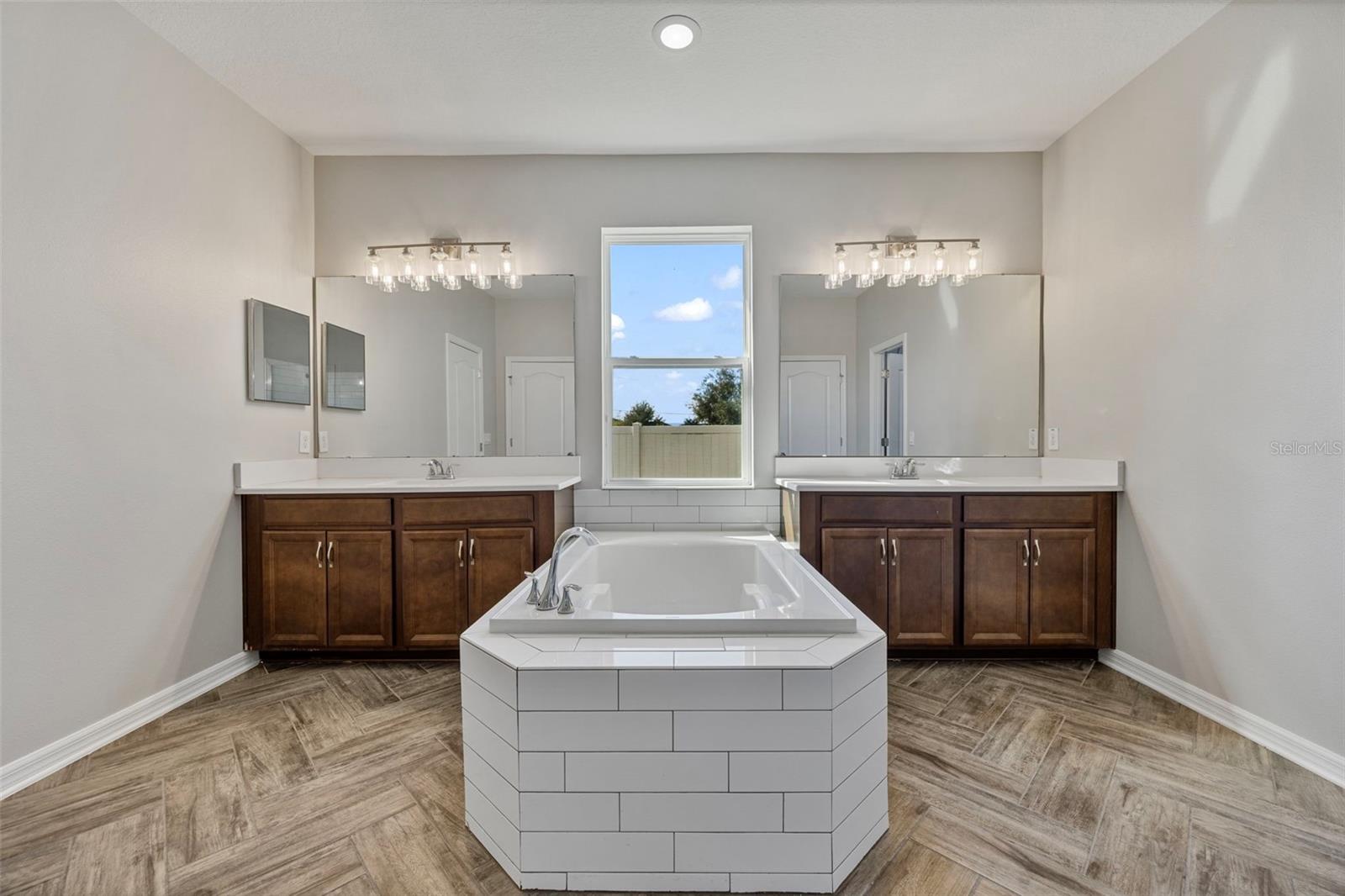 Image 40 of 69 For 5356 Ragusa Loop