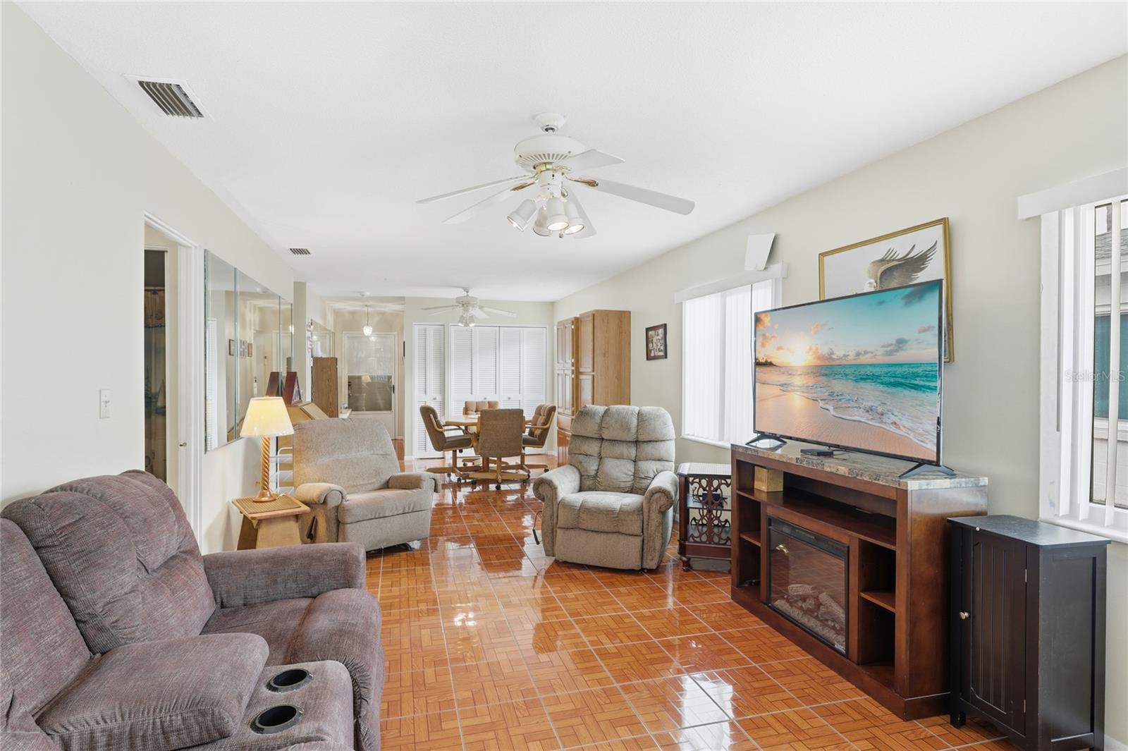 Image 7 of 25 For 6067 Arlene Way 5