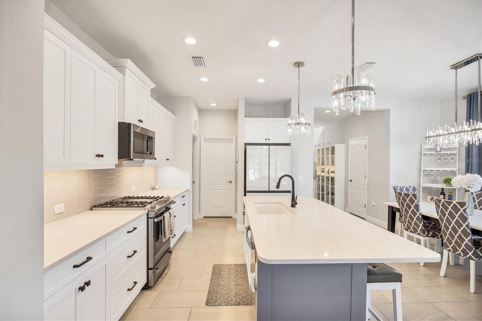 Image 43 of 100 For 12923 Seasong Terrace