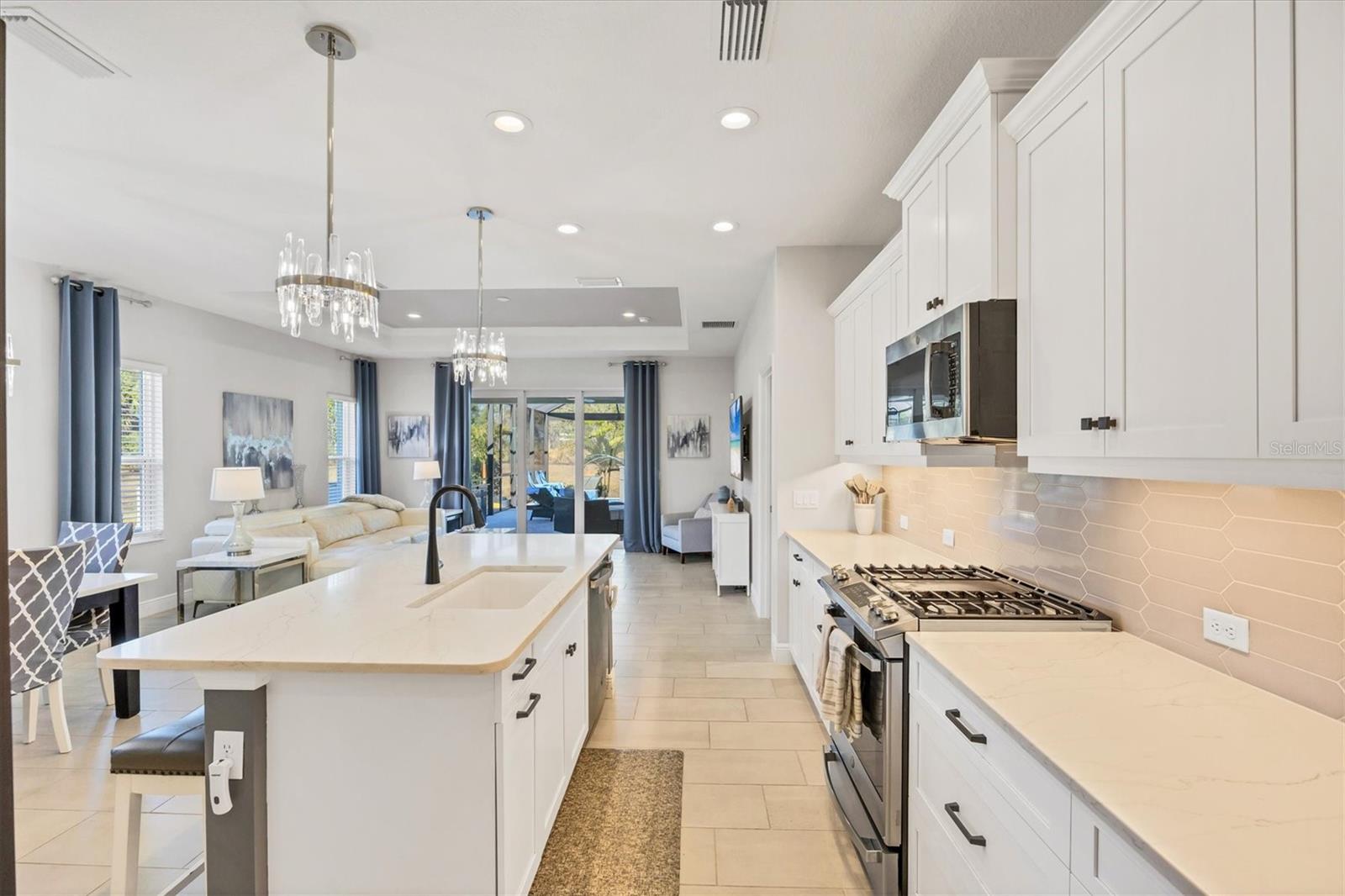 Image 45 of 100 For 12923 Seasong Terrace