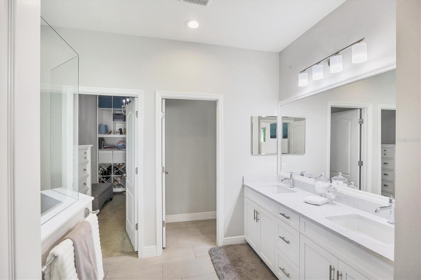 Image 54 of 100 For 12923 Seasong Terrace