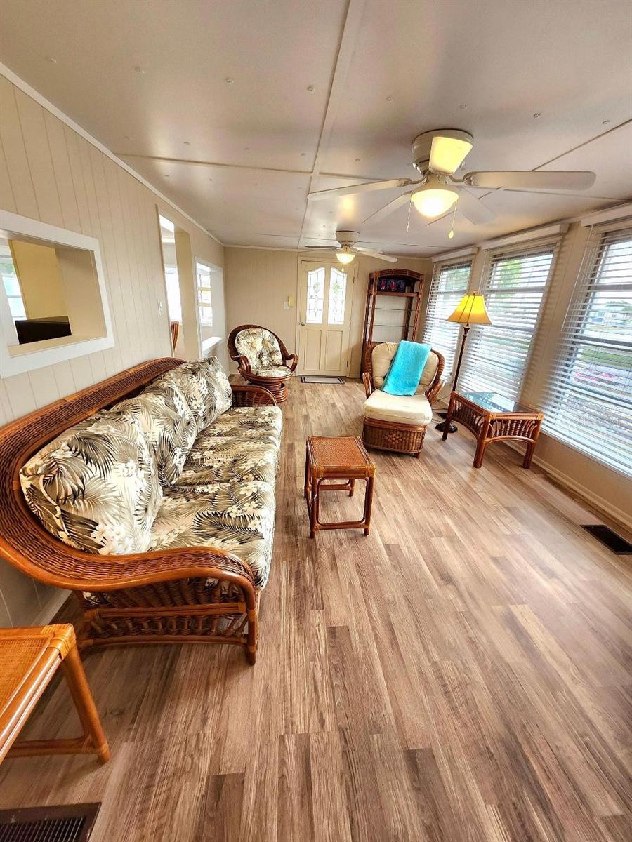 Image 13 of 70 For 6522 Massachusetts Street