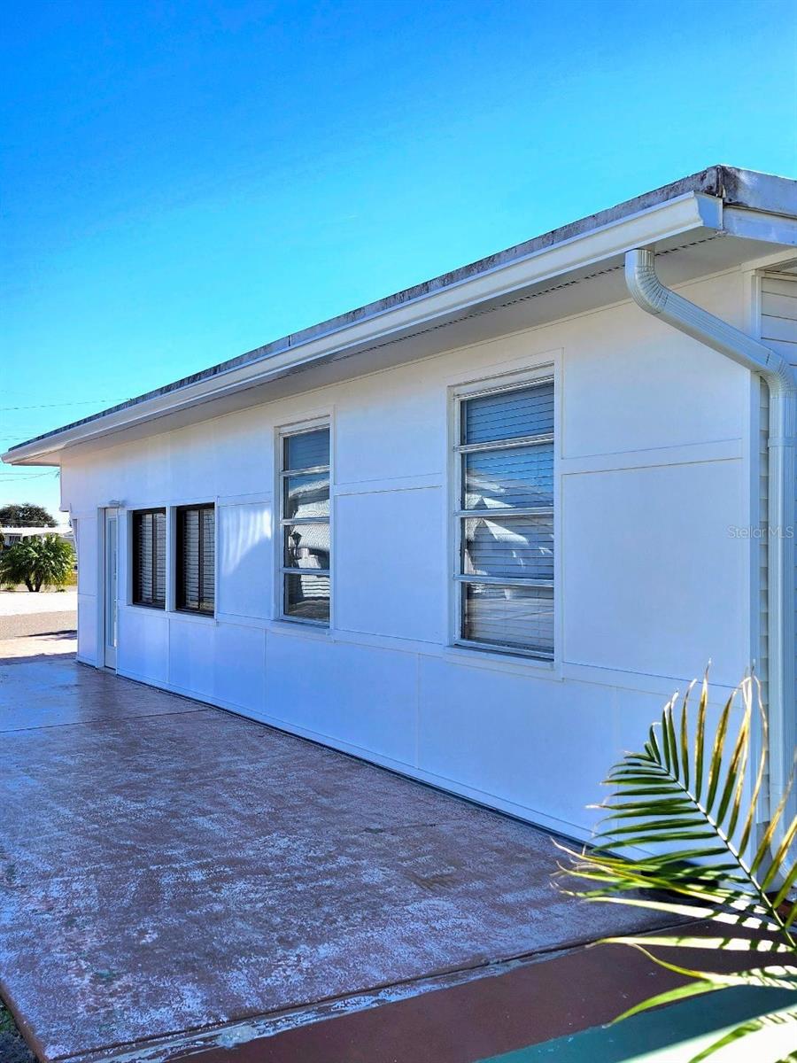 Image 3 of 70 For 6522 Massachusetts Street