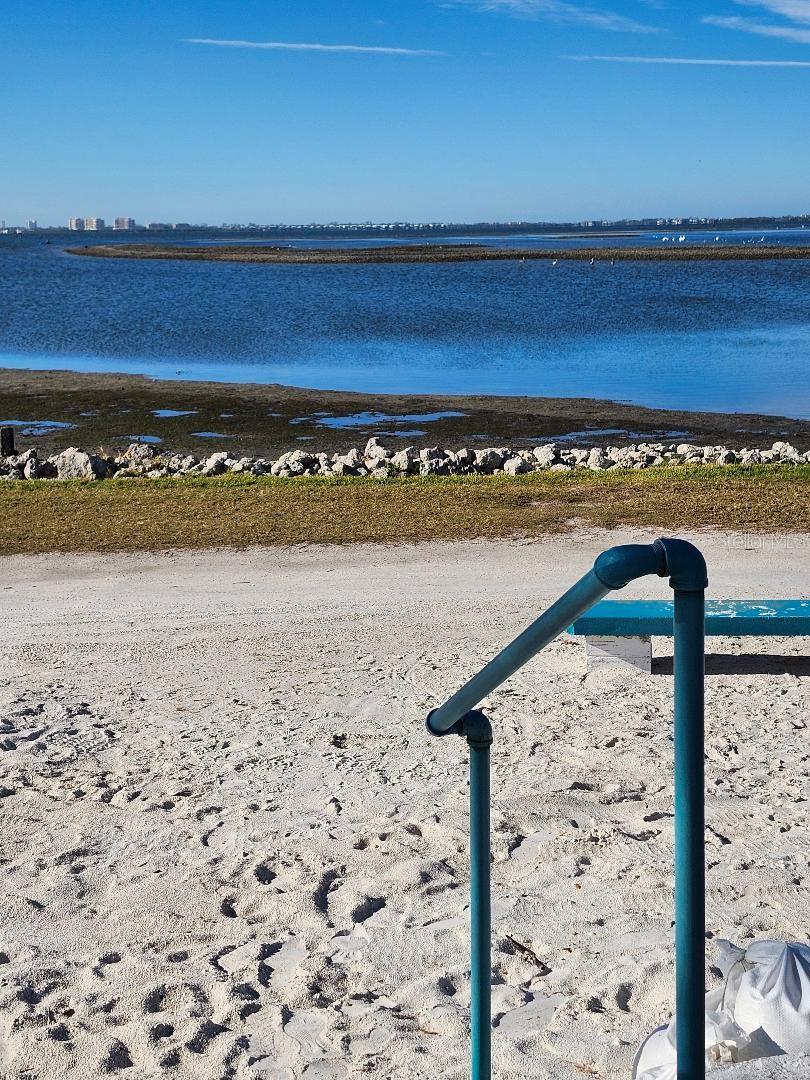 Image 48 of 70 For 6522 Massachusetts Street