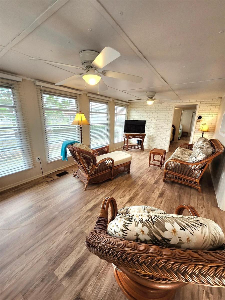 Image 9 of 70 For 6522 Massachusetts Street