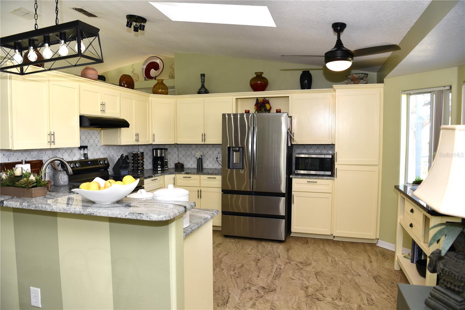 Image 13 of 50 For 10447 62nd Court