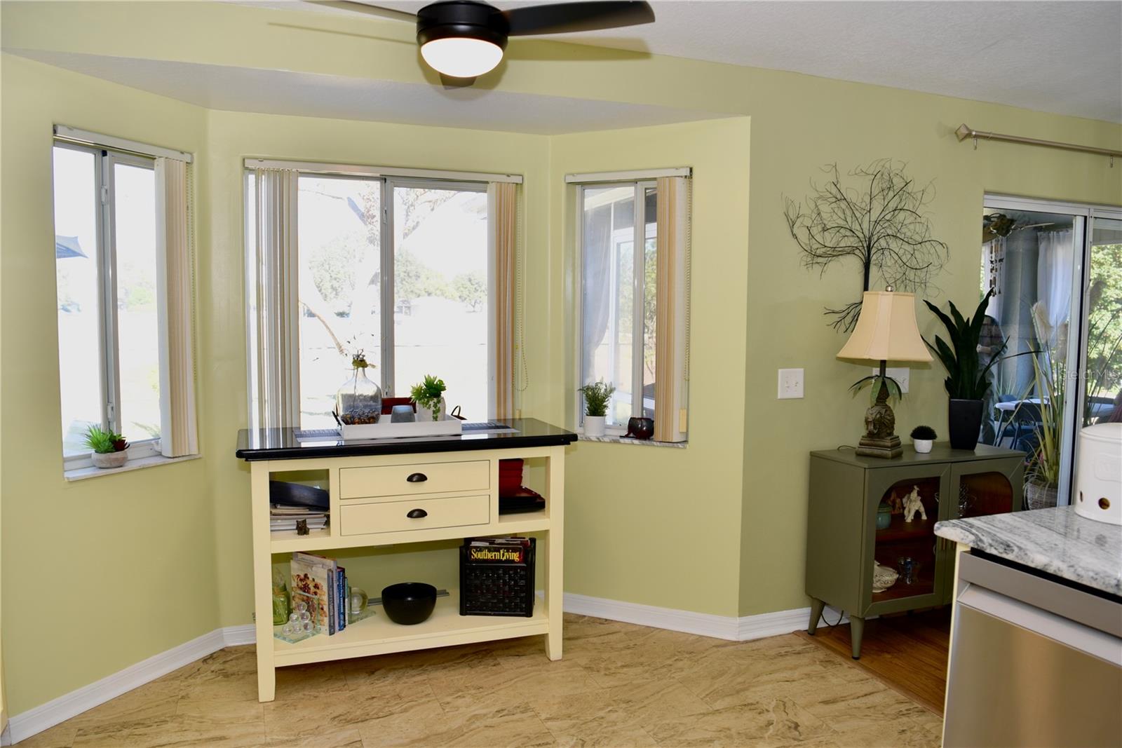 Image 18 of 50 For 10447 62nd Court