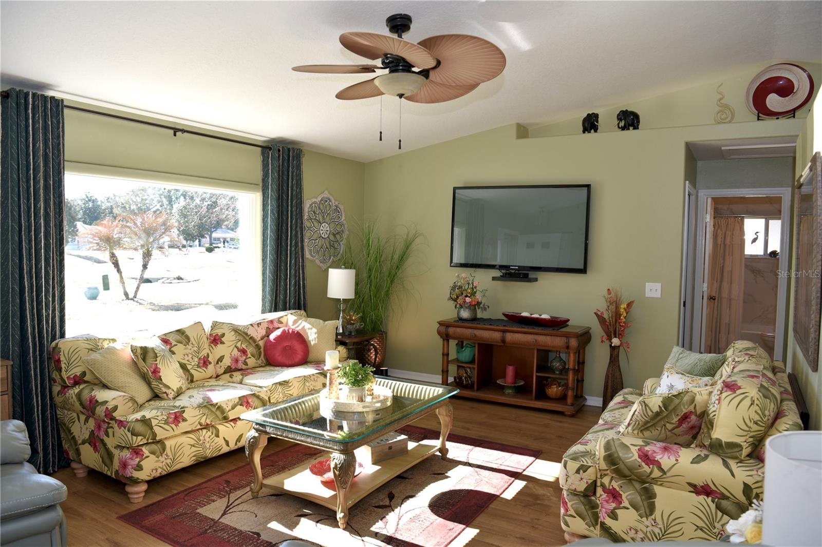 Image 21 of 50 For 10447 62nd Court