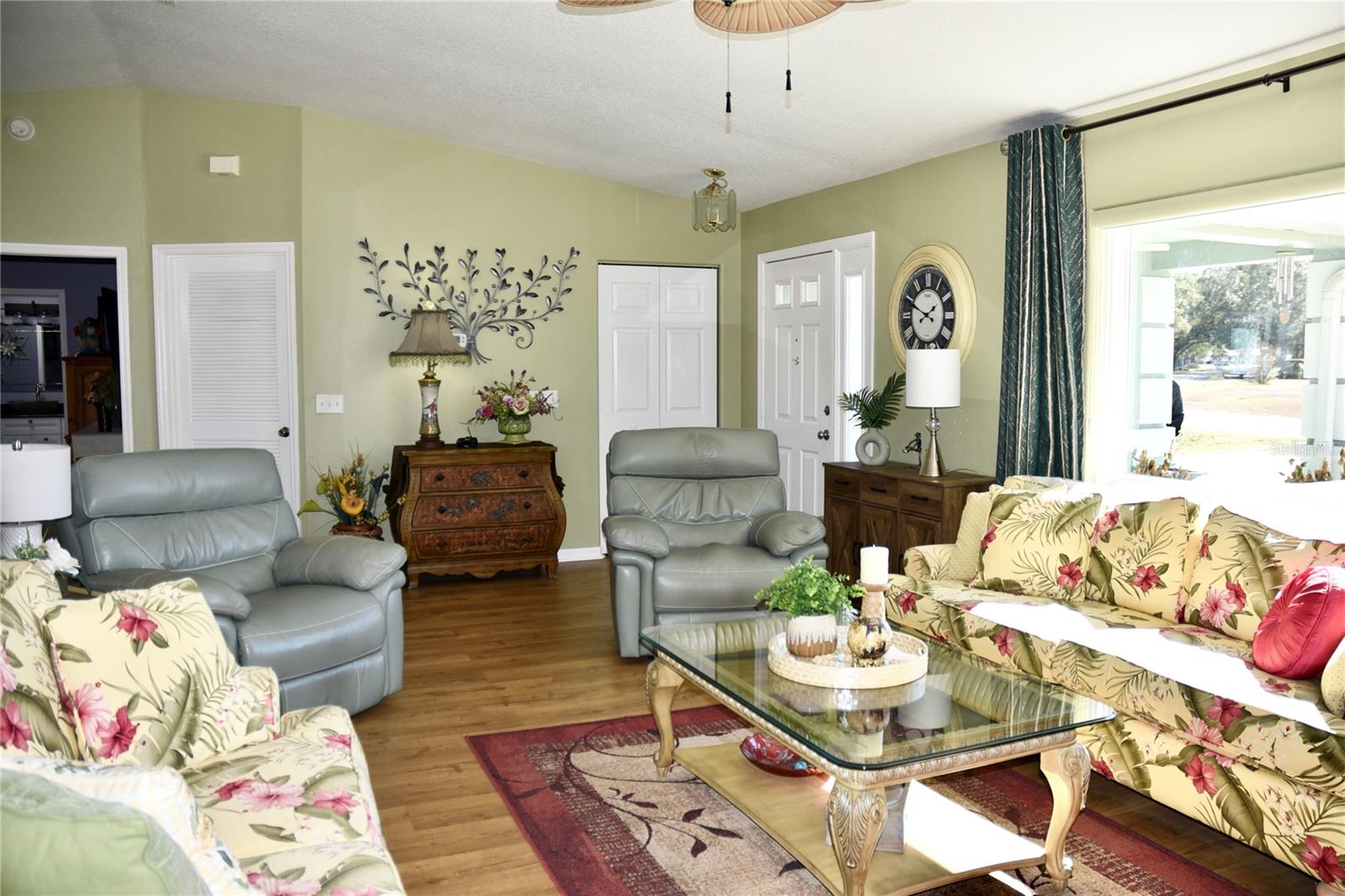 Image 31 of 50 For 10447 62nd Court