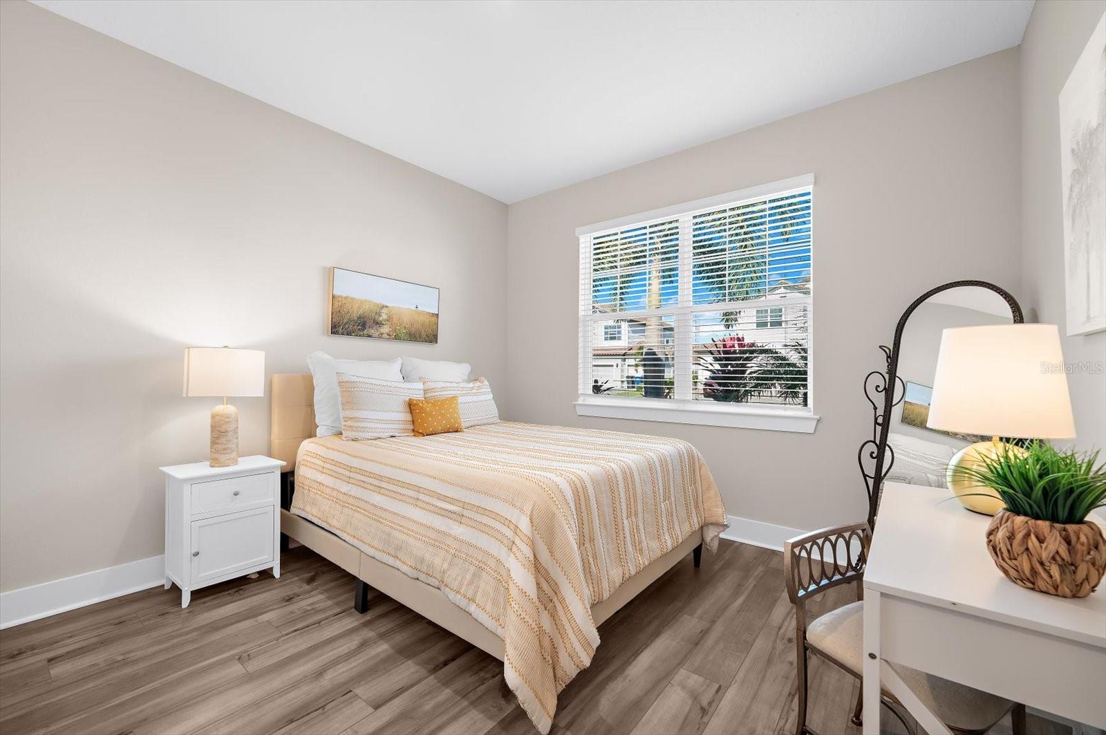 Image 32 of 85 For 13832 Green Hammock Place