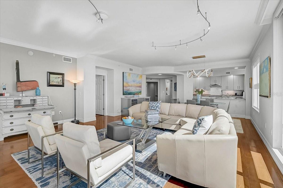 Image 10 of 63 For 409 Point Road 601