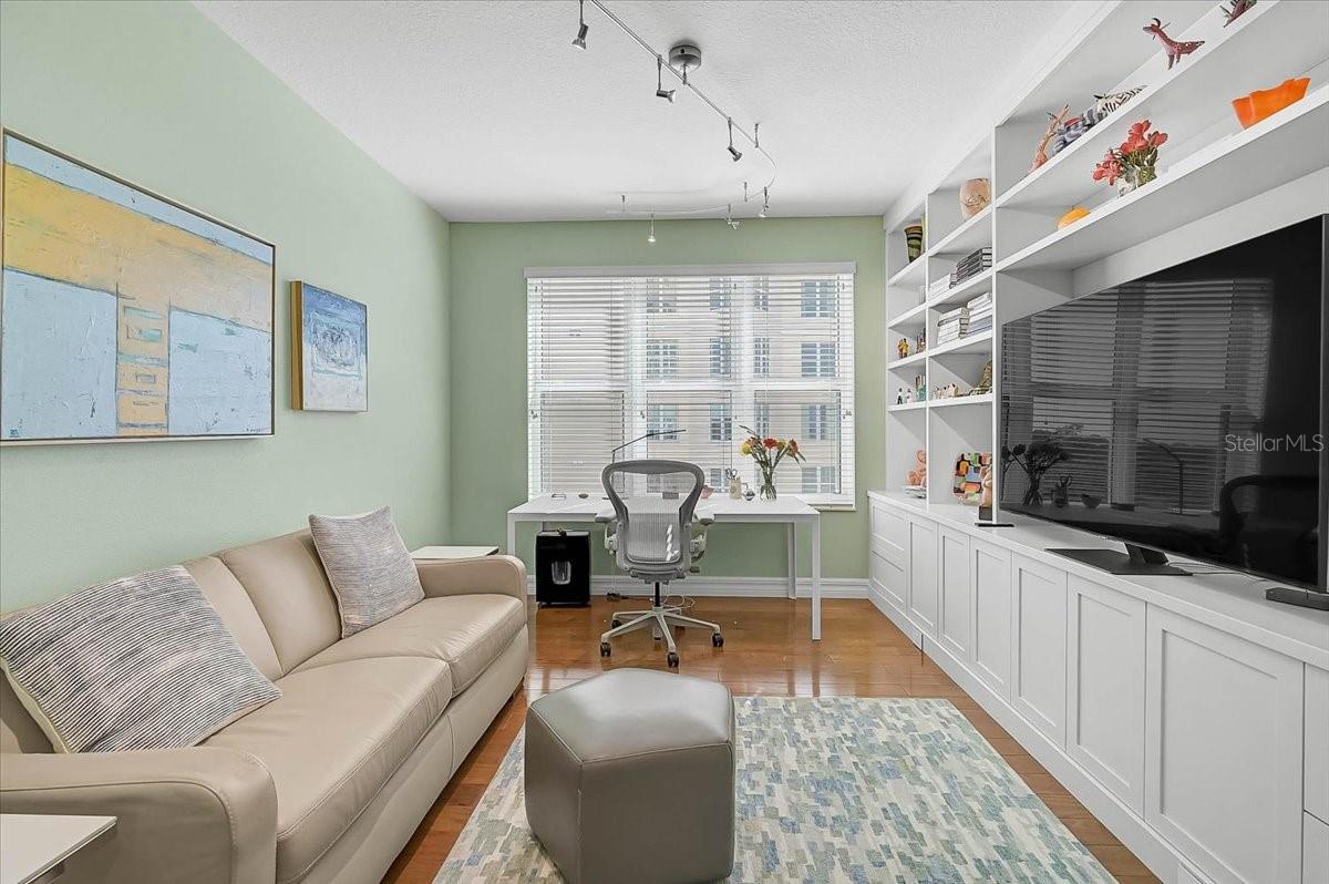 Image 18 of 63 For 409 Point Road 601