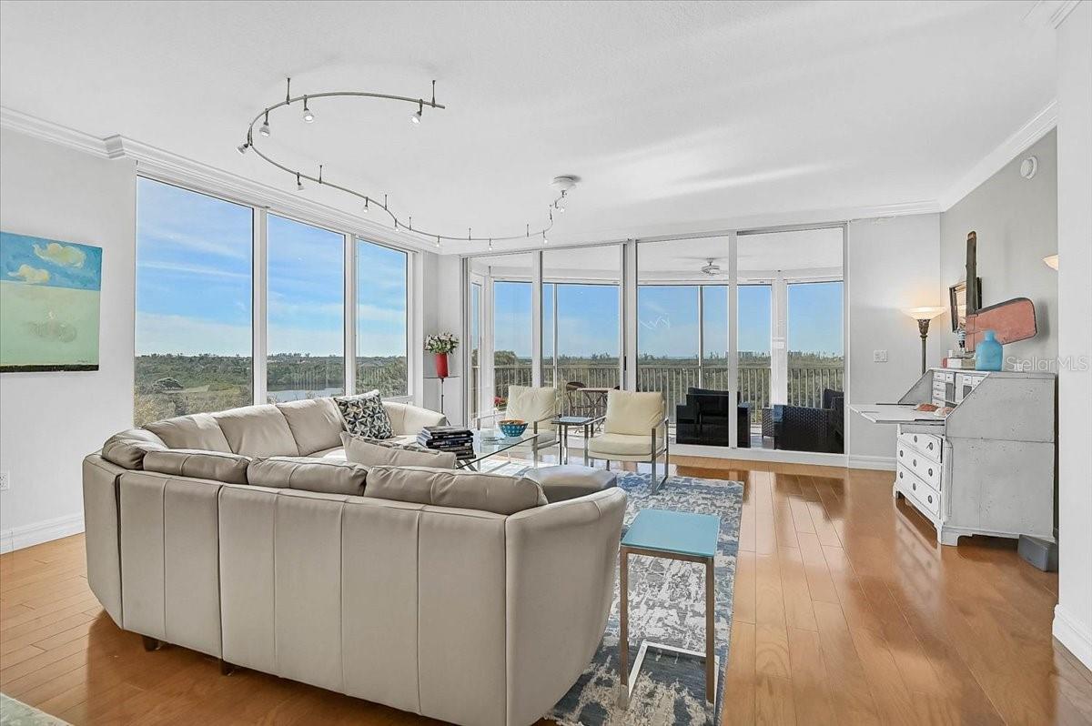 Image 8 of 63 For 409 Point Road 601