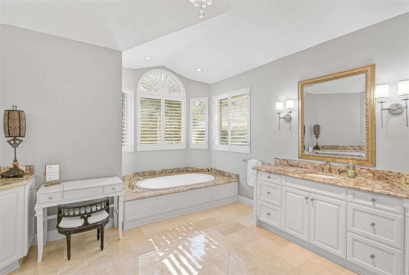 Image 27 of 73 For 662 Fernwalk Lane