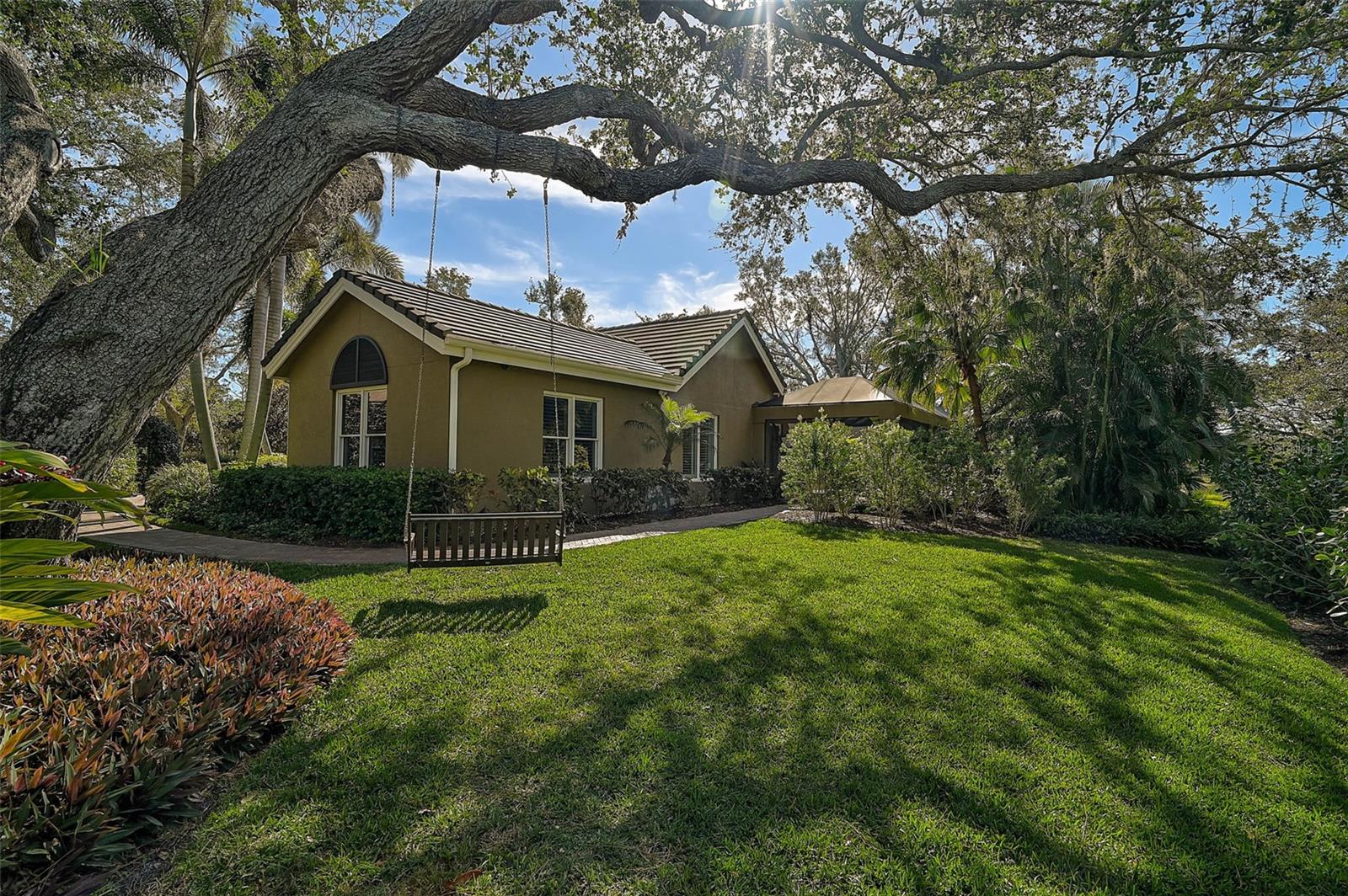 Image 47 of 73 For 662 Fernwalk Lane