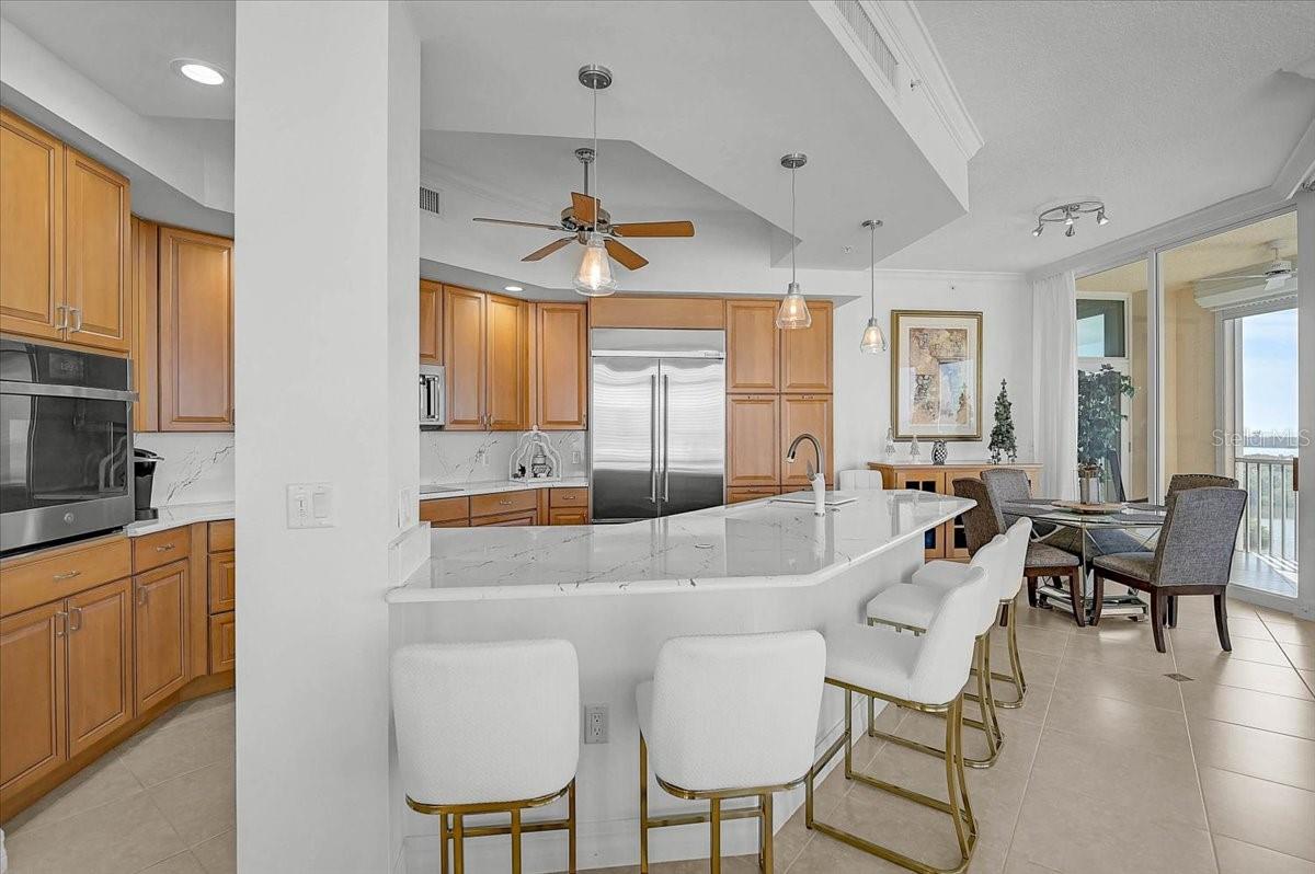 Listing photo id 13 for 401 Point Road 1001