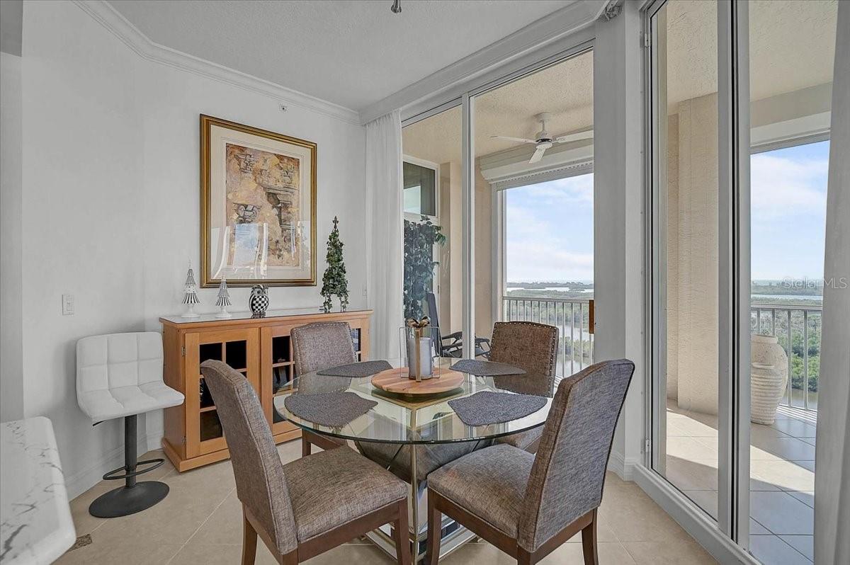 Listing photo id 14 for 401 Point Road 1001