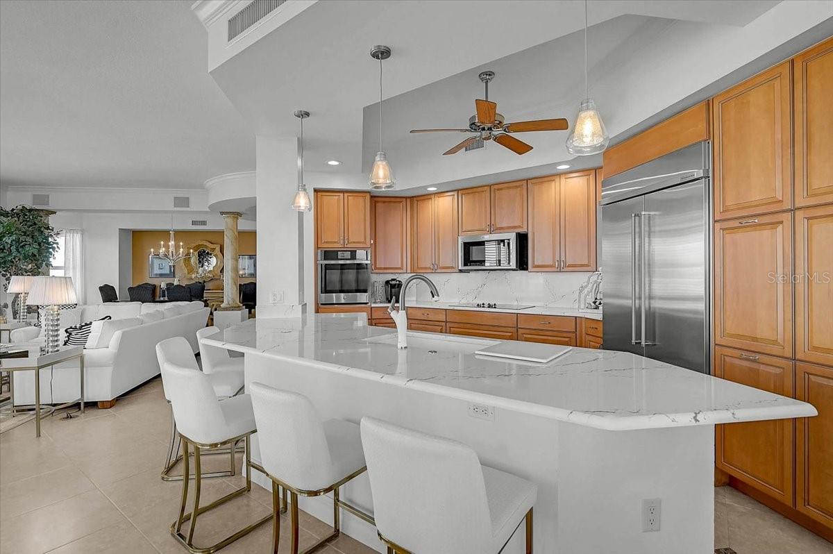 Listing photo id 16 for 401 Point Road 1001