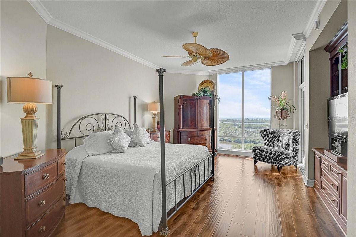 Listing photo id 20 for 401 Point Road 1001