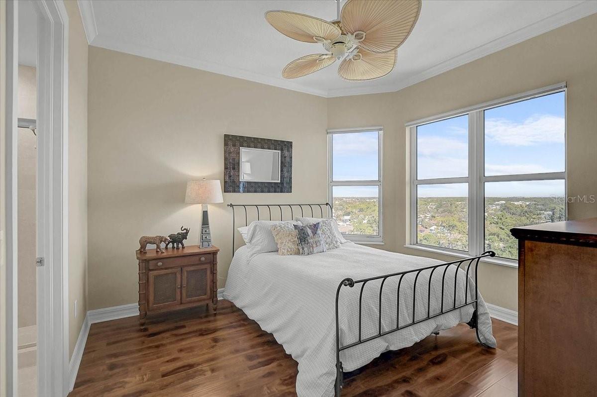 Listing photo id 24 for 401 Point Road 1001